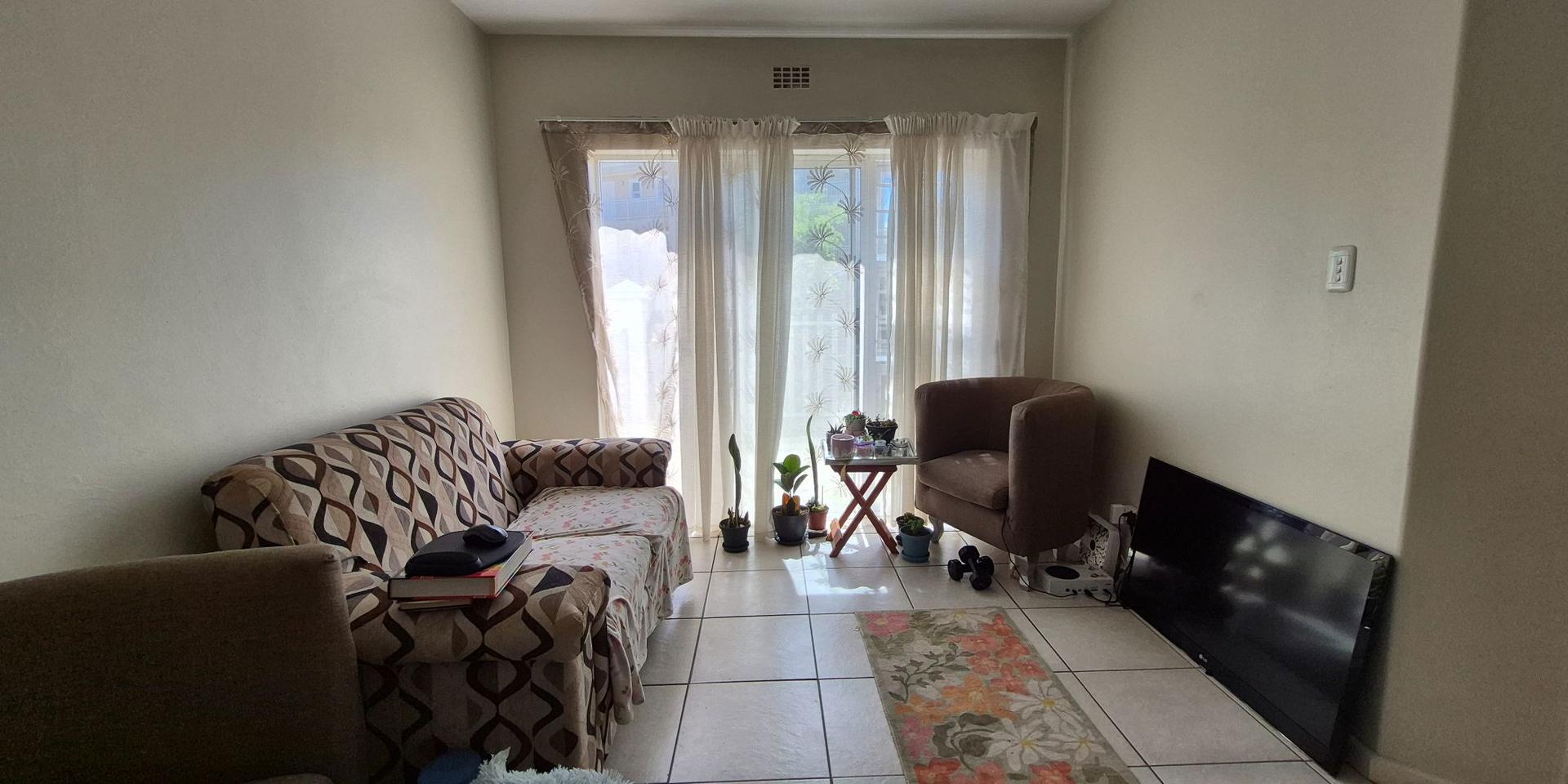 Image 4 of 6
