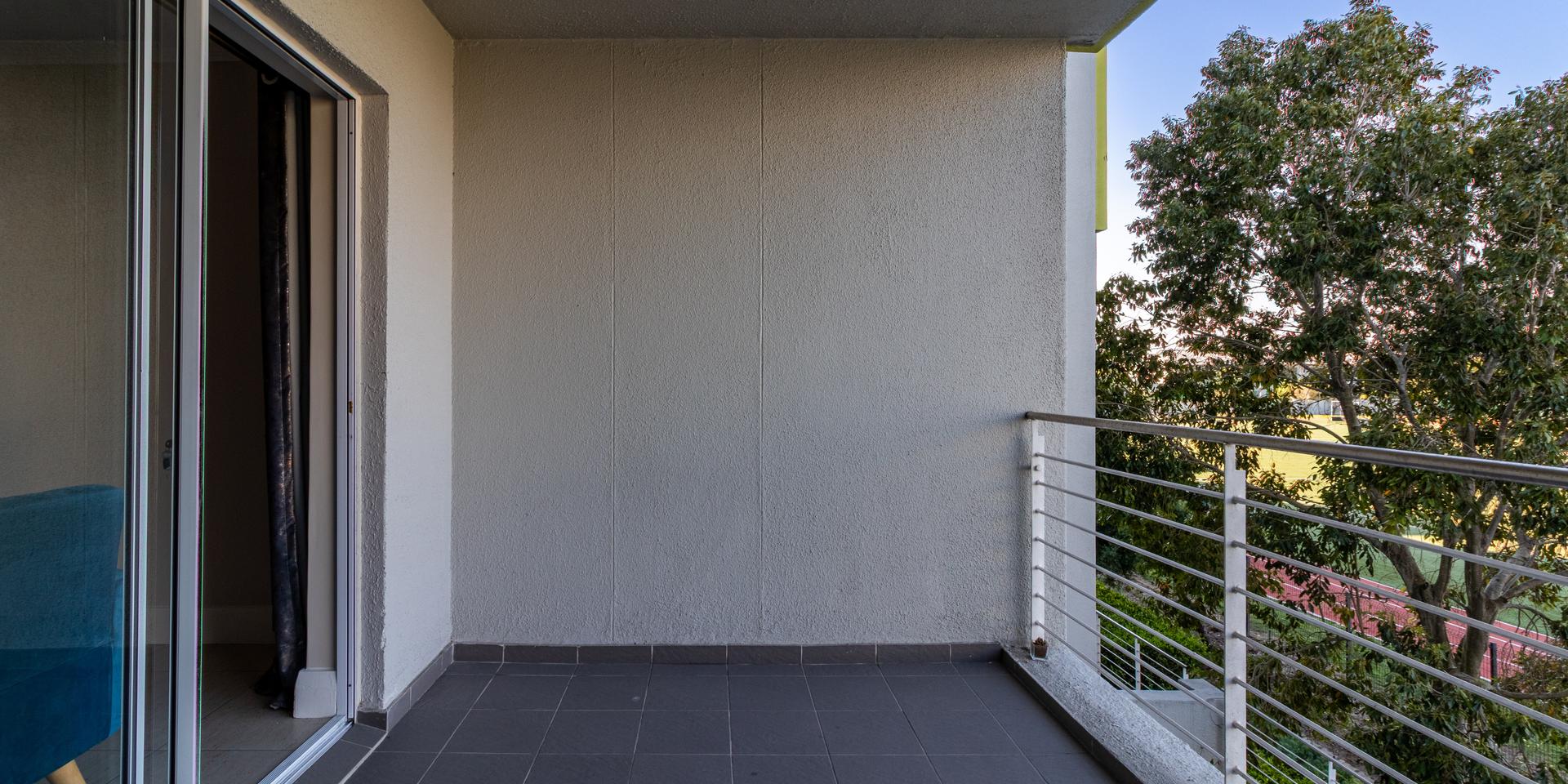 Image 3 of 6