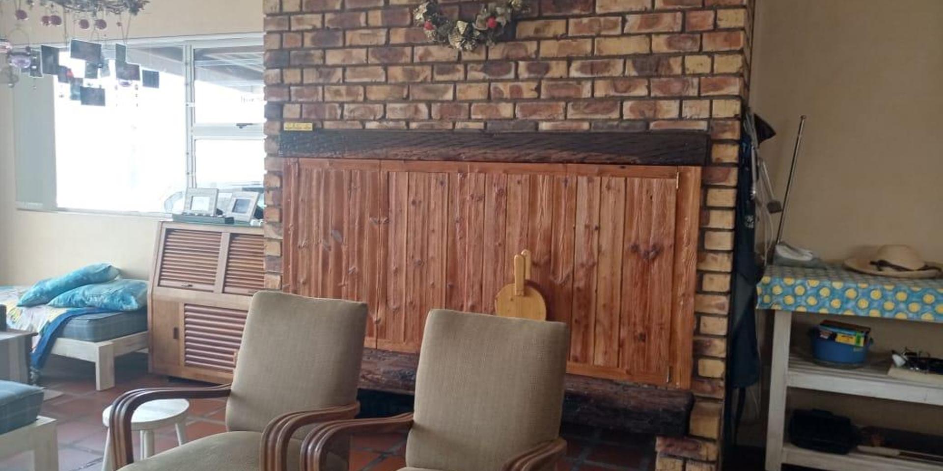 Image 4 of 6