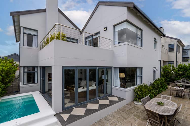 Main property image