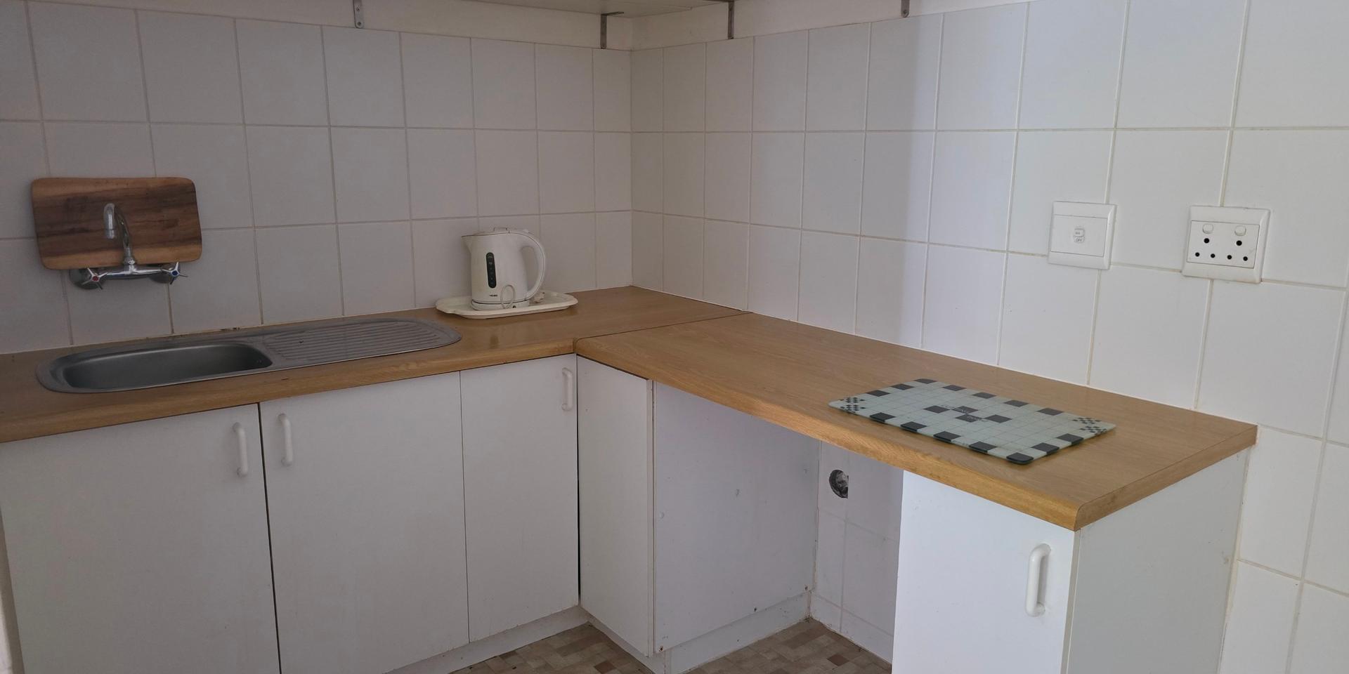 Image 3 of 6