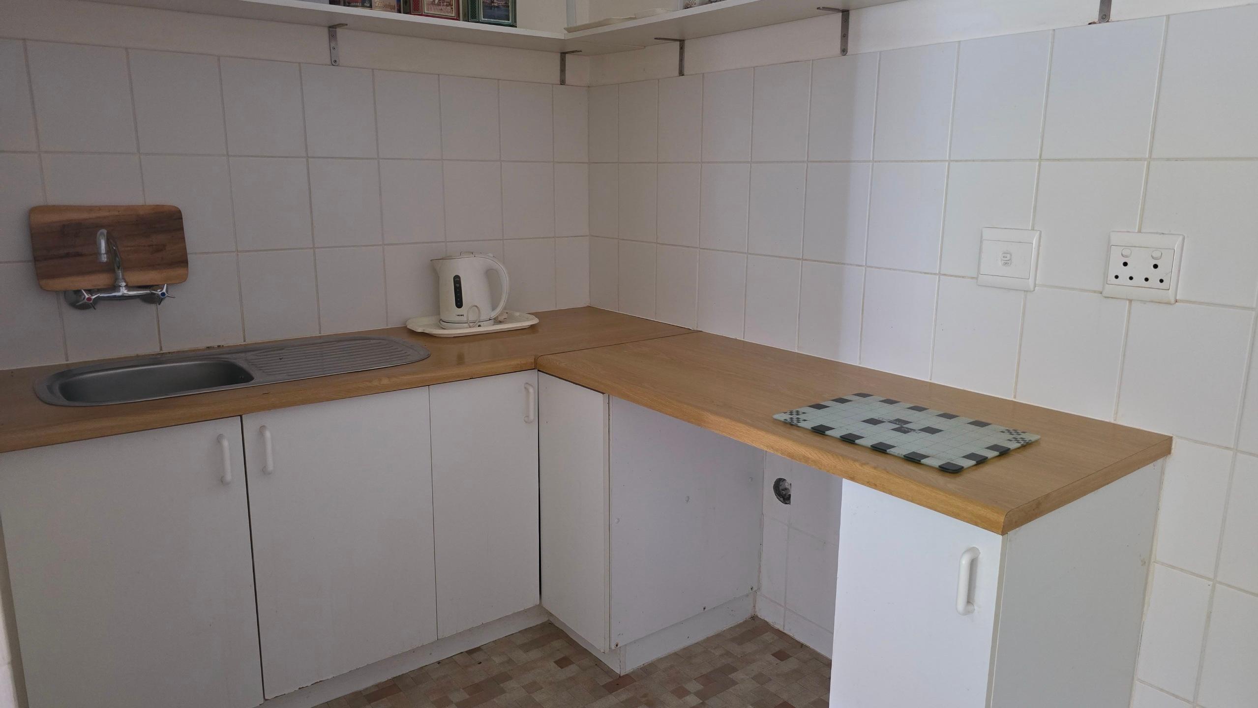 Image 3 of 6
