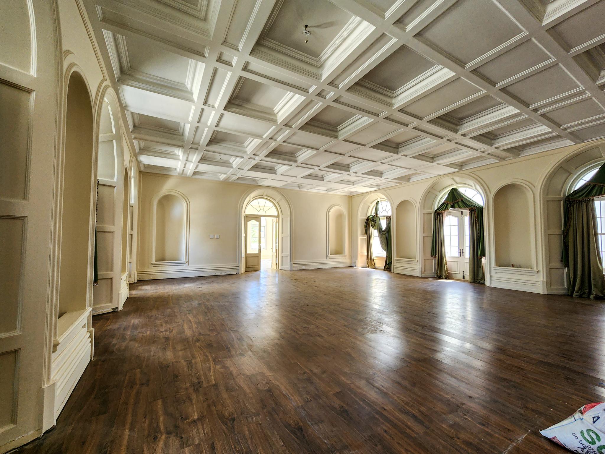 Image 4 of 6