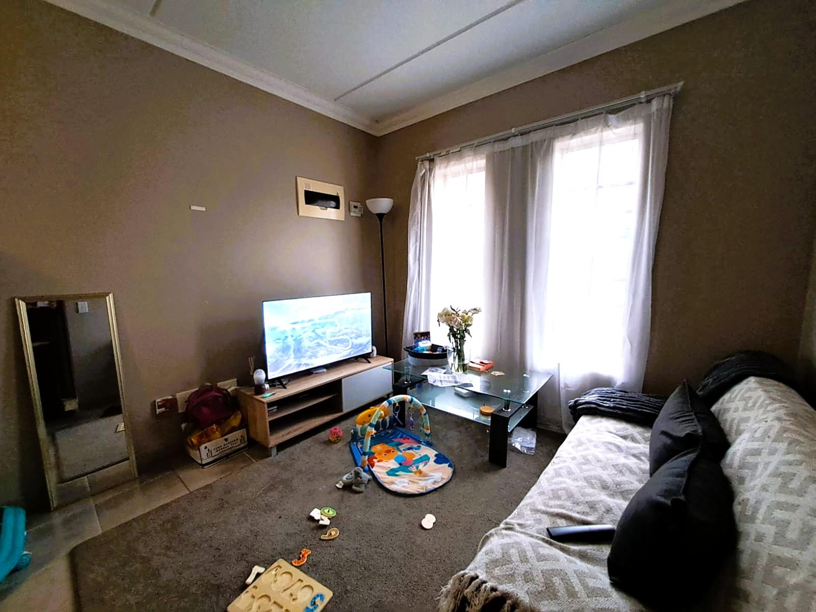 Image 4 of 6