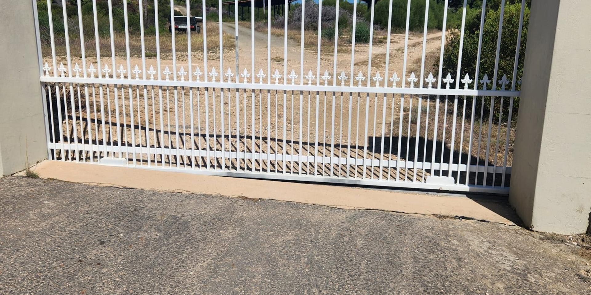 Image 4 of 6