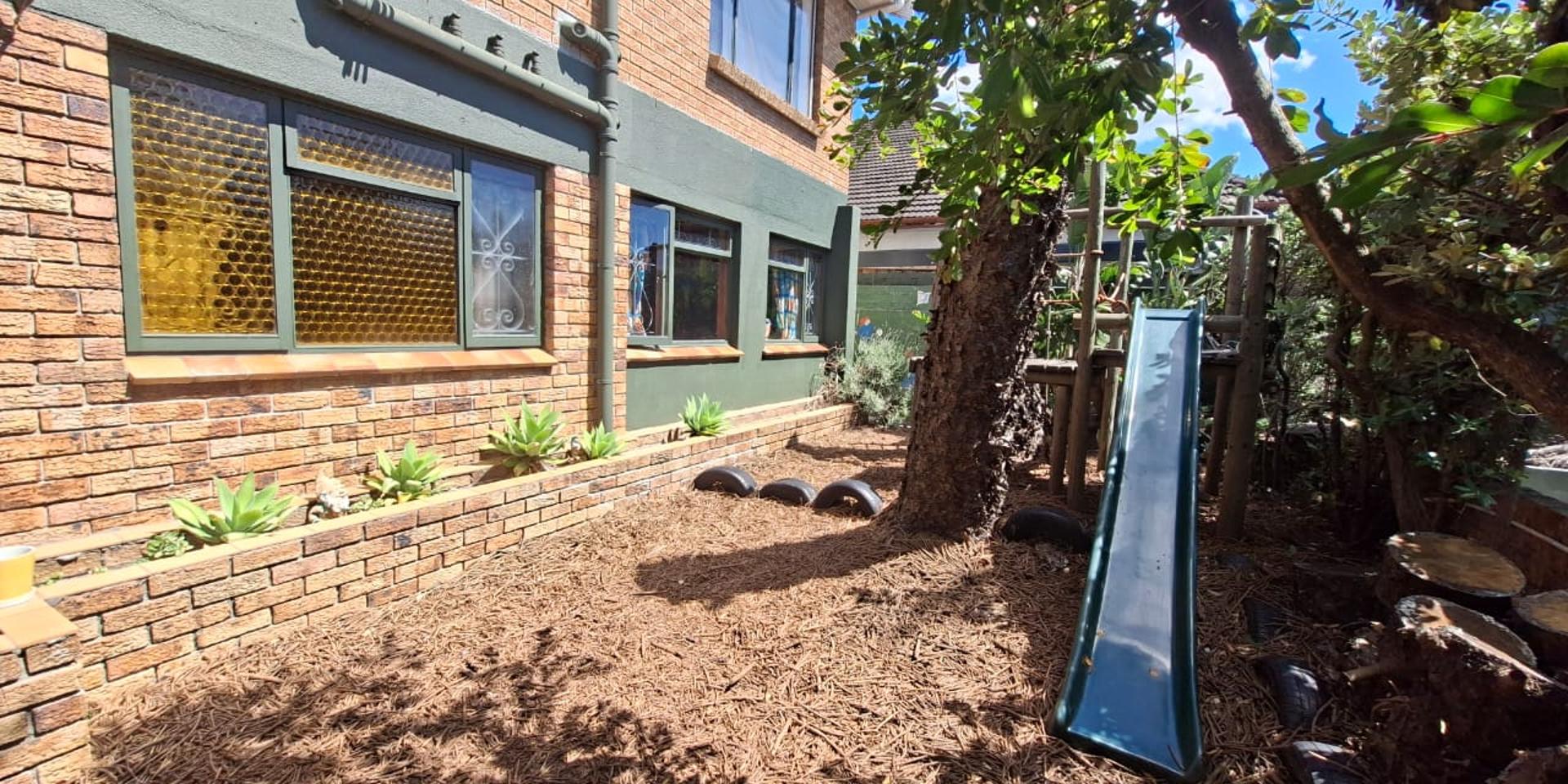 Image 2 of 6