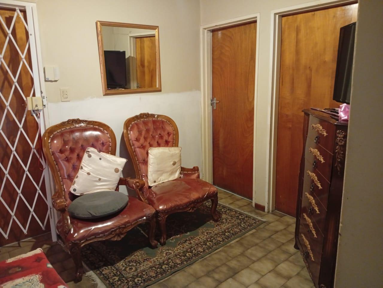 Image 4 of 6