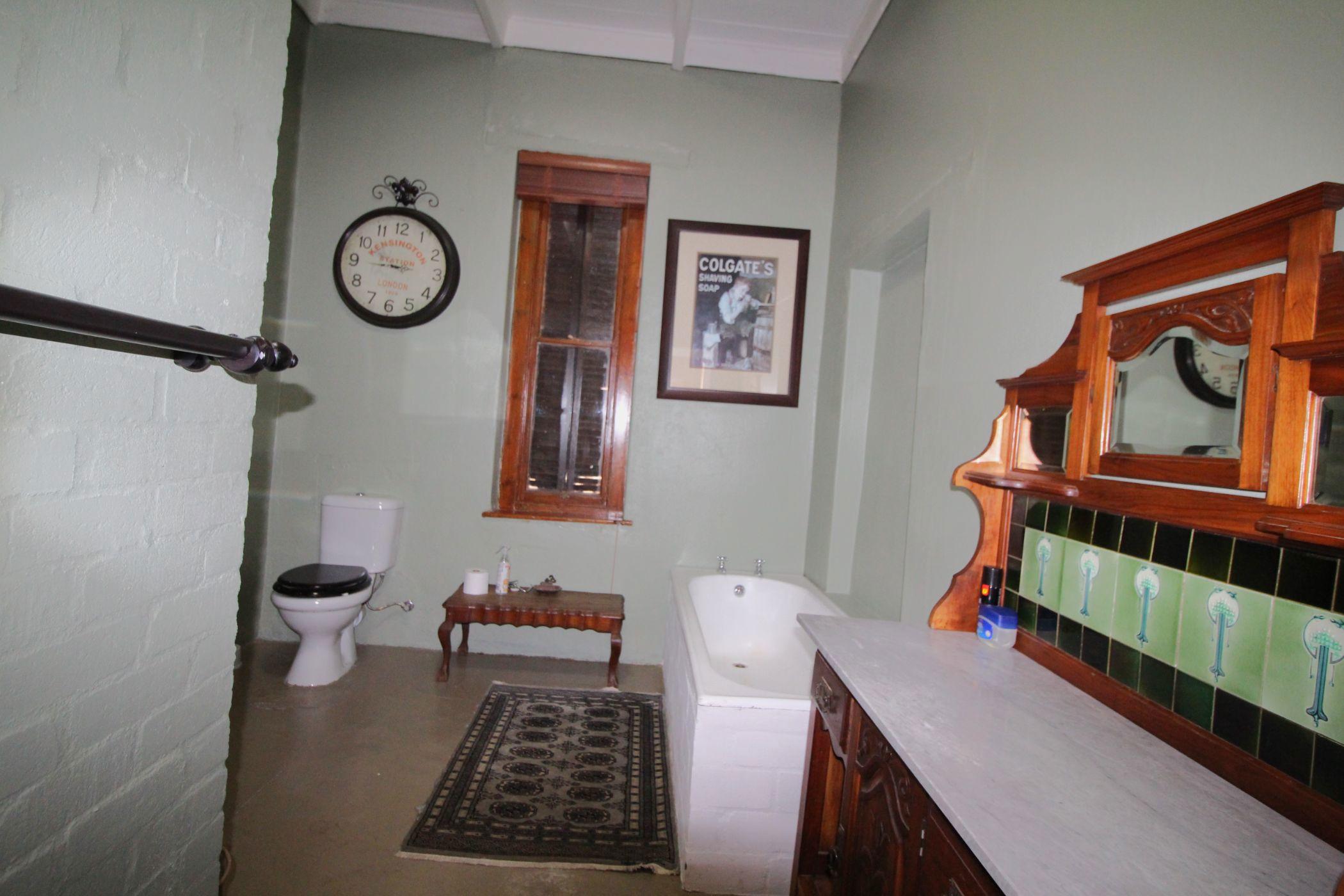Image 4 of 6