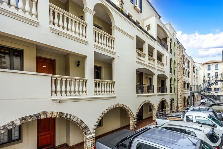 Main property image