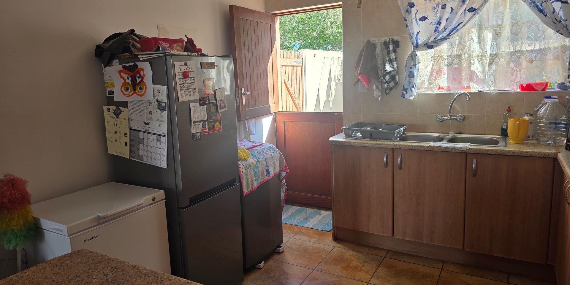 Image 4 of 6