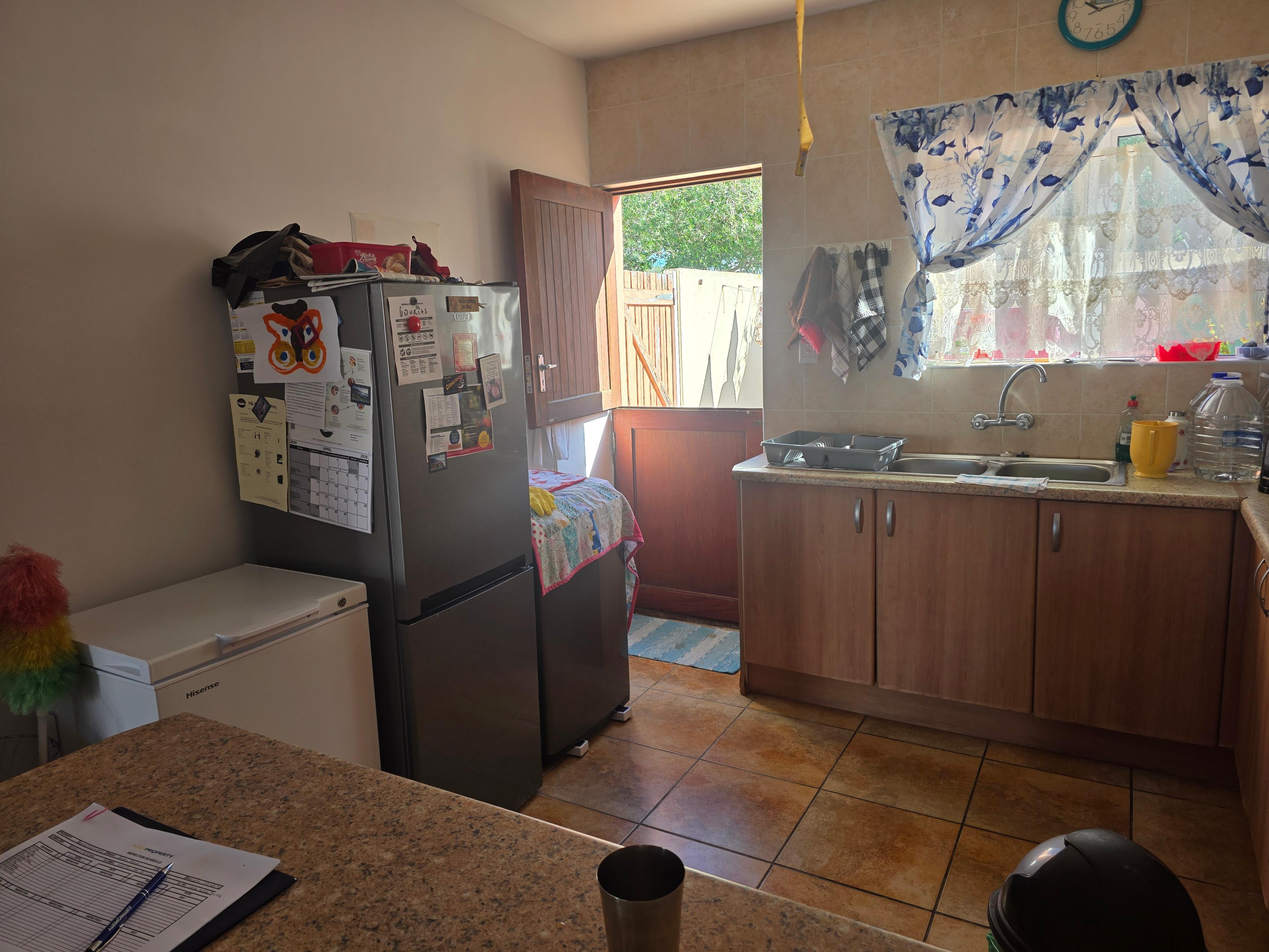 Image 4 of 6