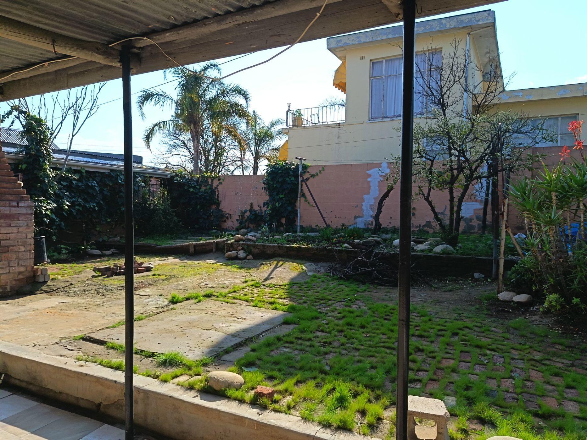 Image 4 of 6