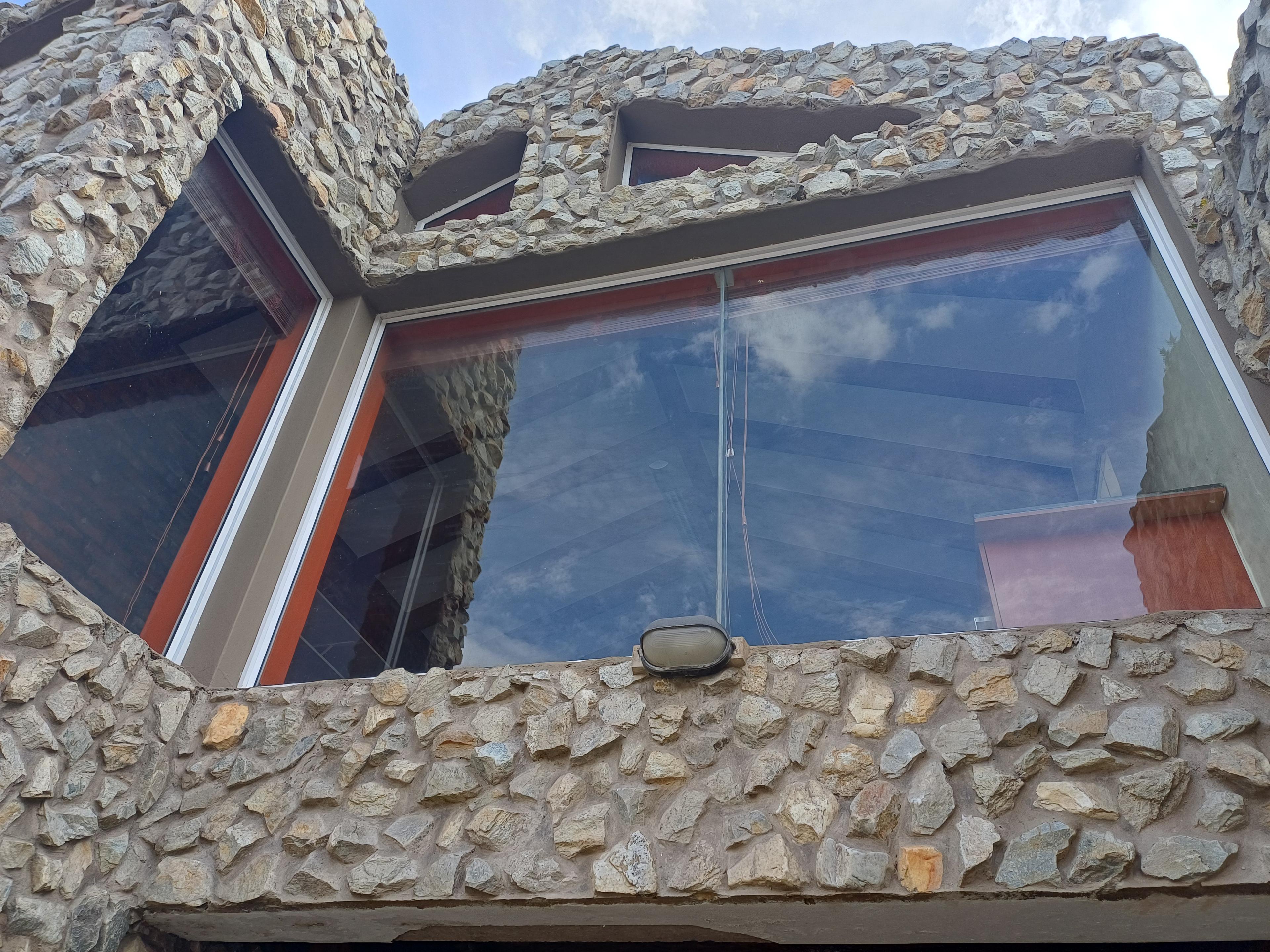 Image 2 of 6