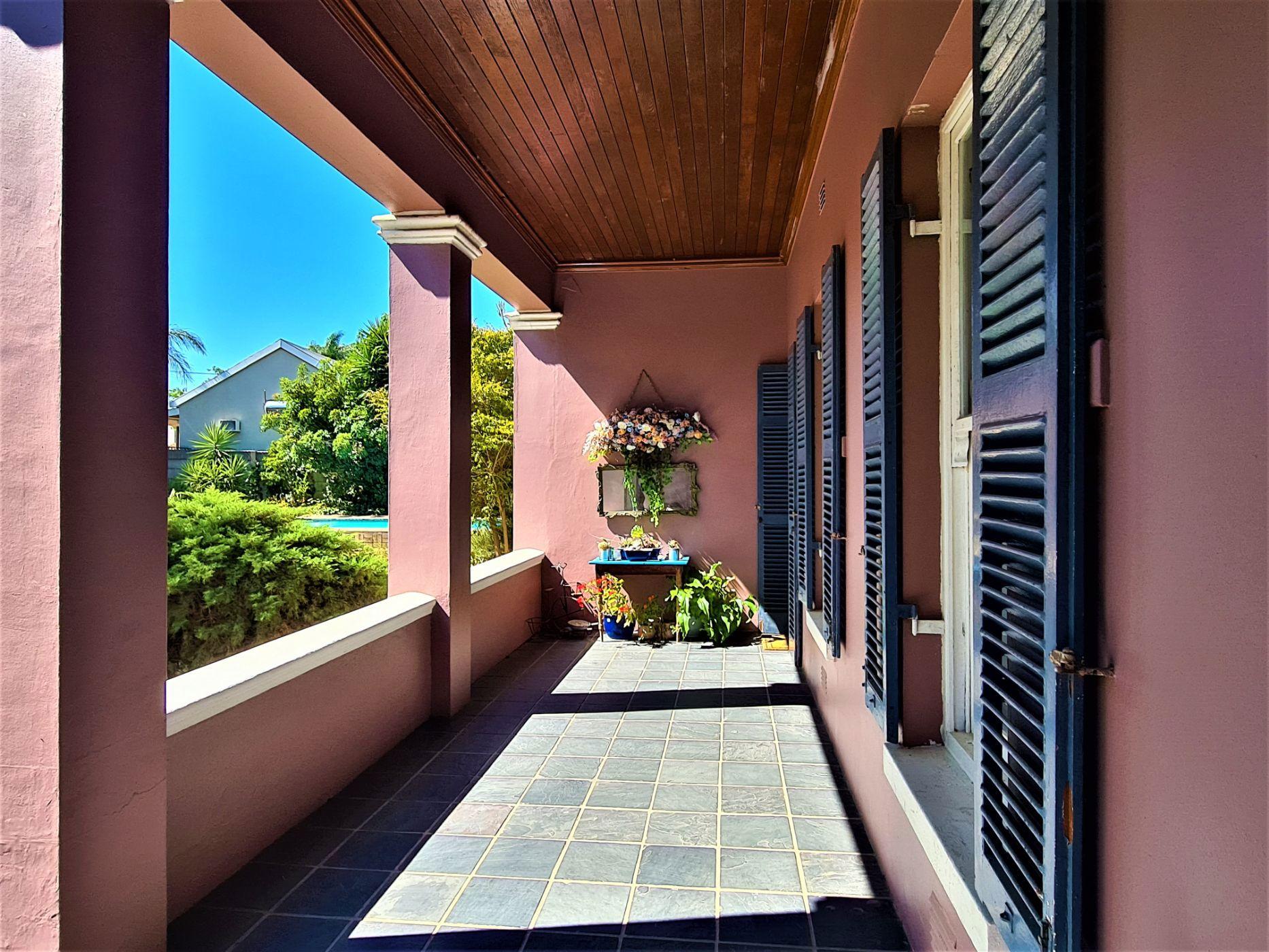 Image 2 of 6