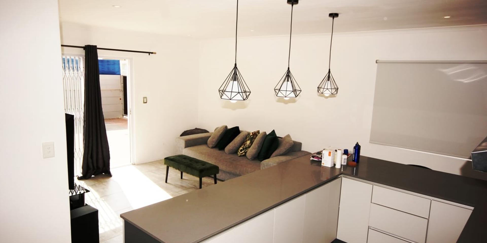 Image 4 of 6