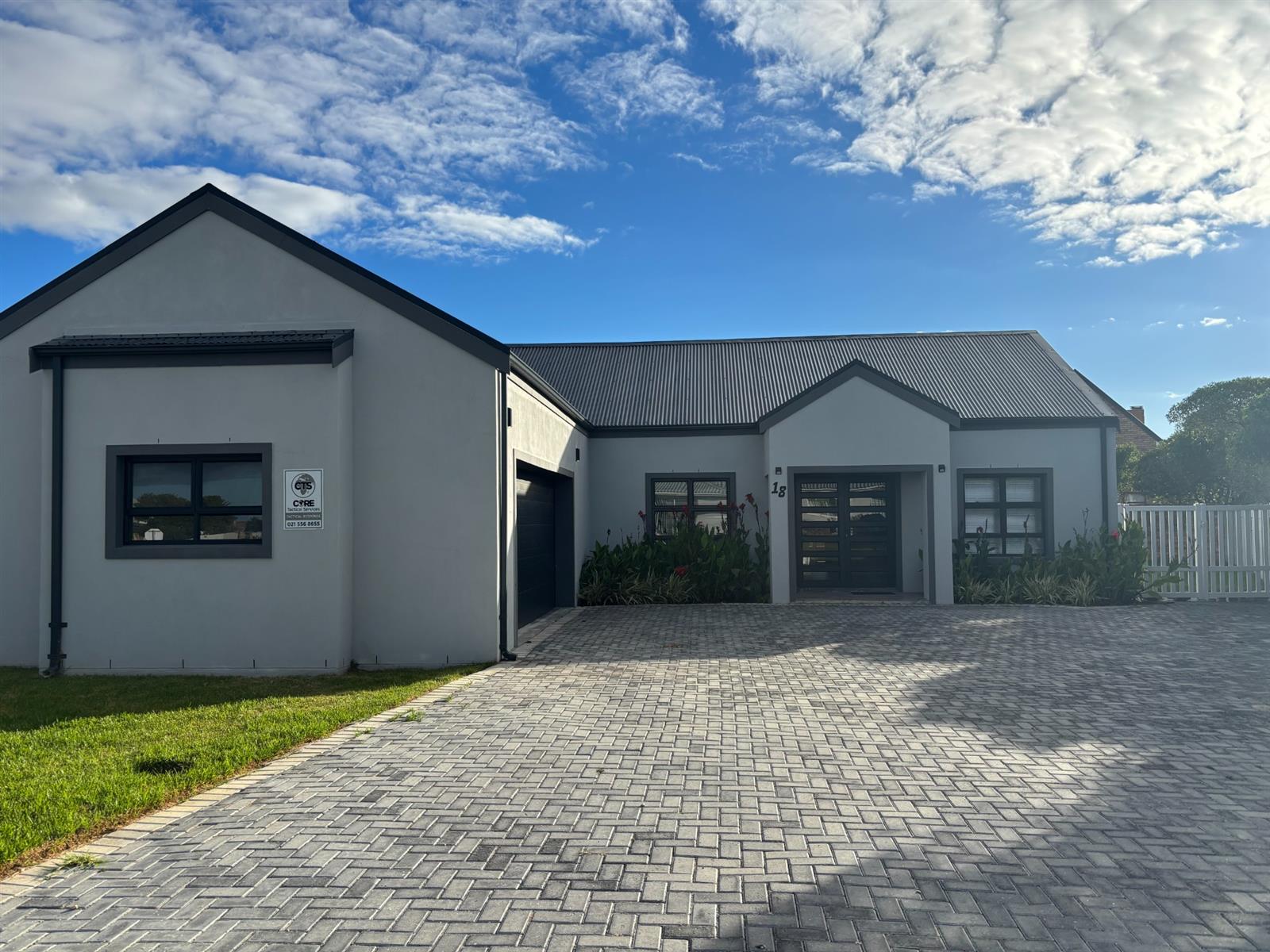Image 2 of 6