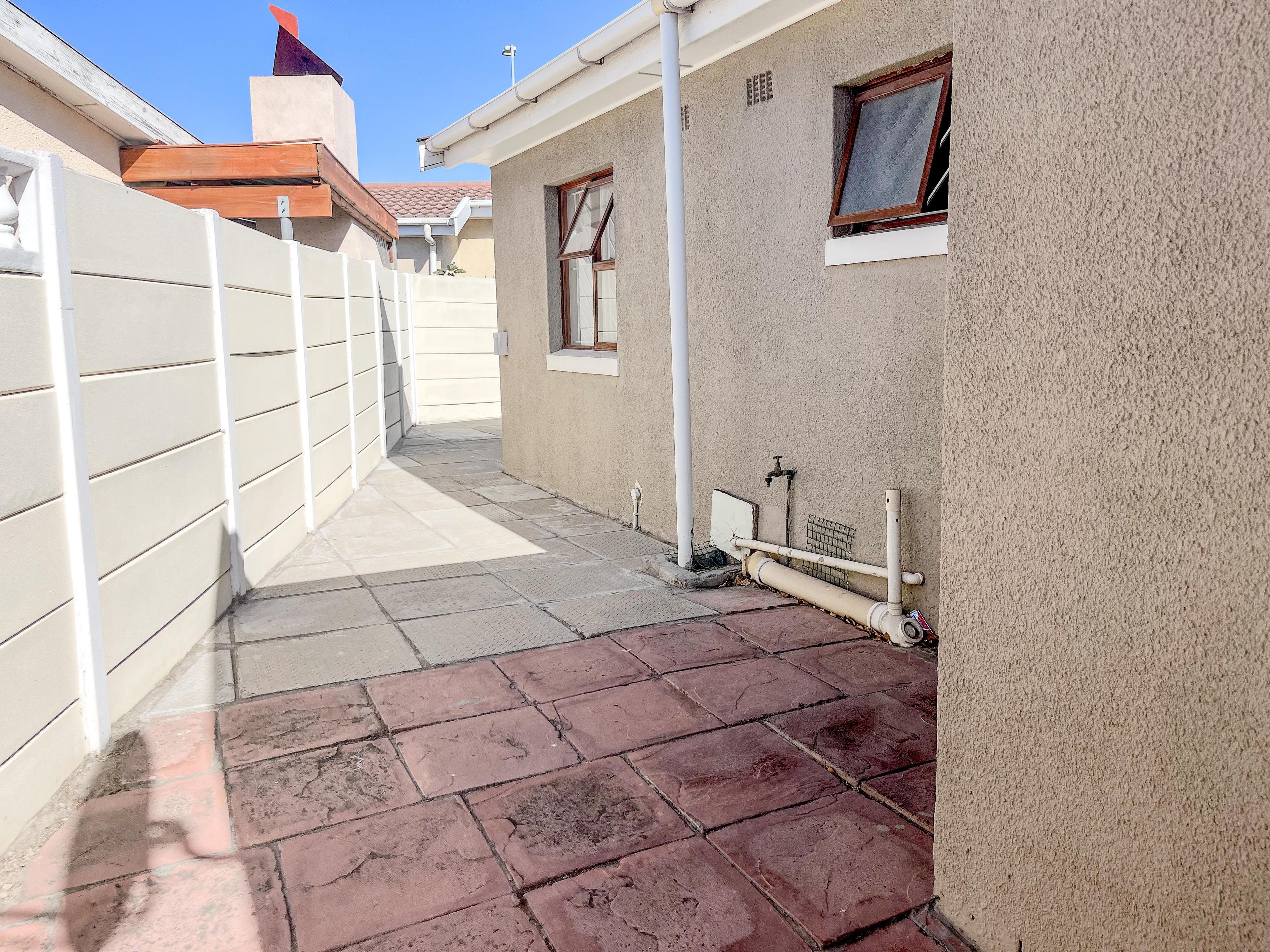 Image 2 of 6