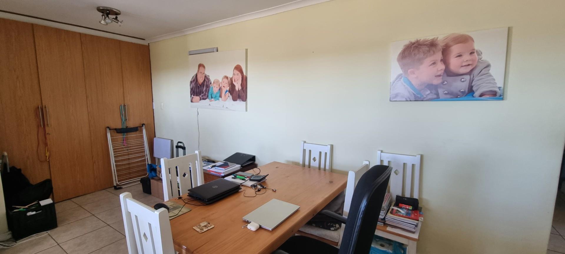 Image 4 of 6