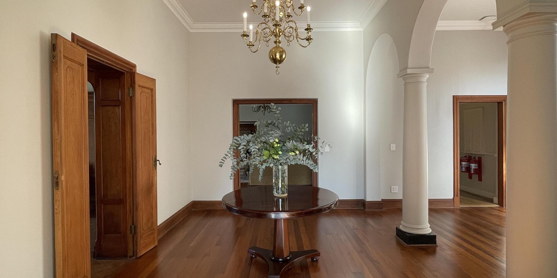 Image 4 of 6
