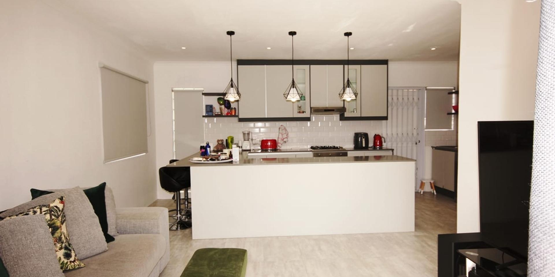 Image 3 of 6