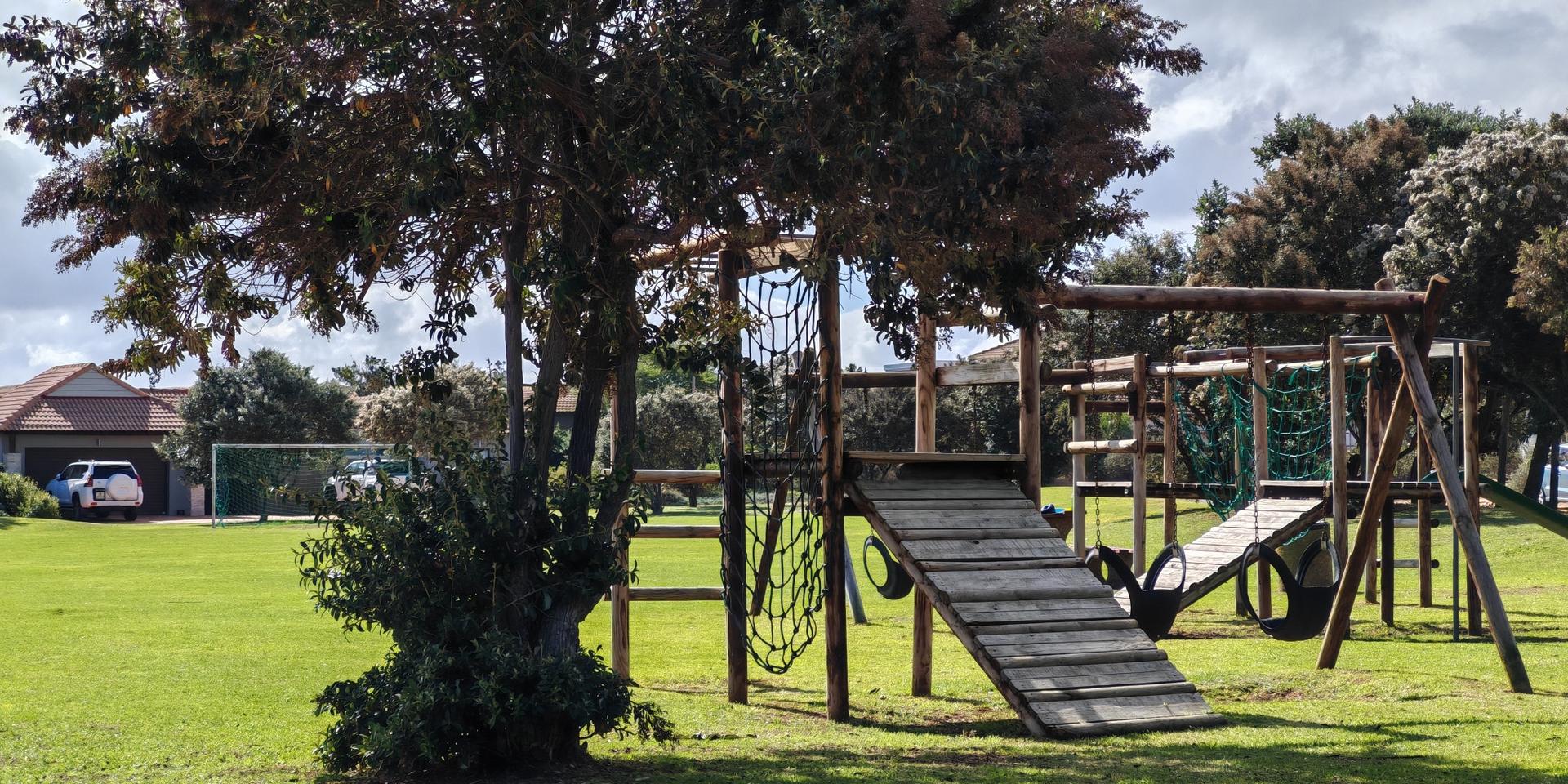 Image 4 of 6