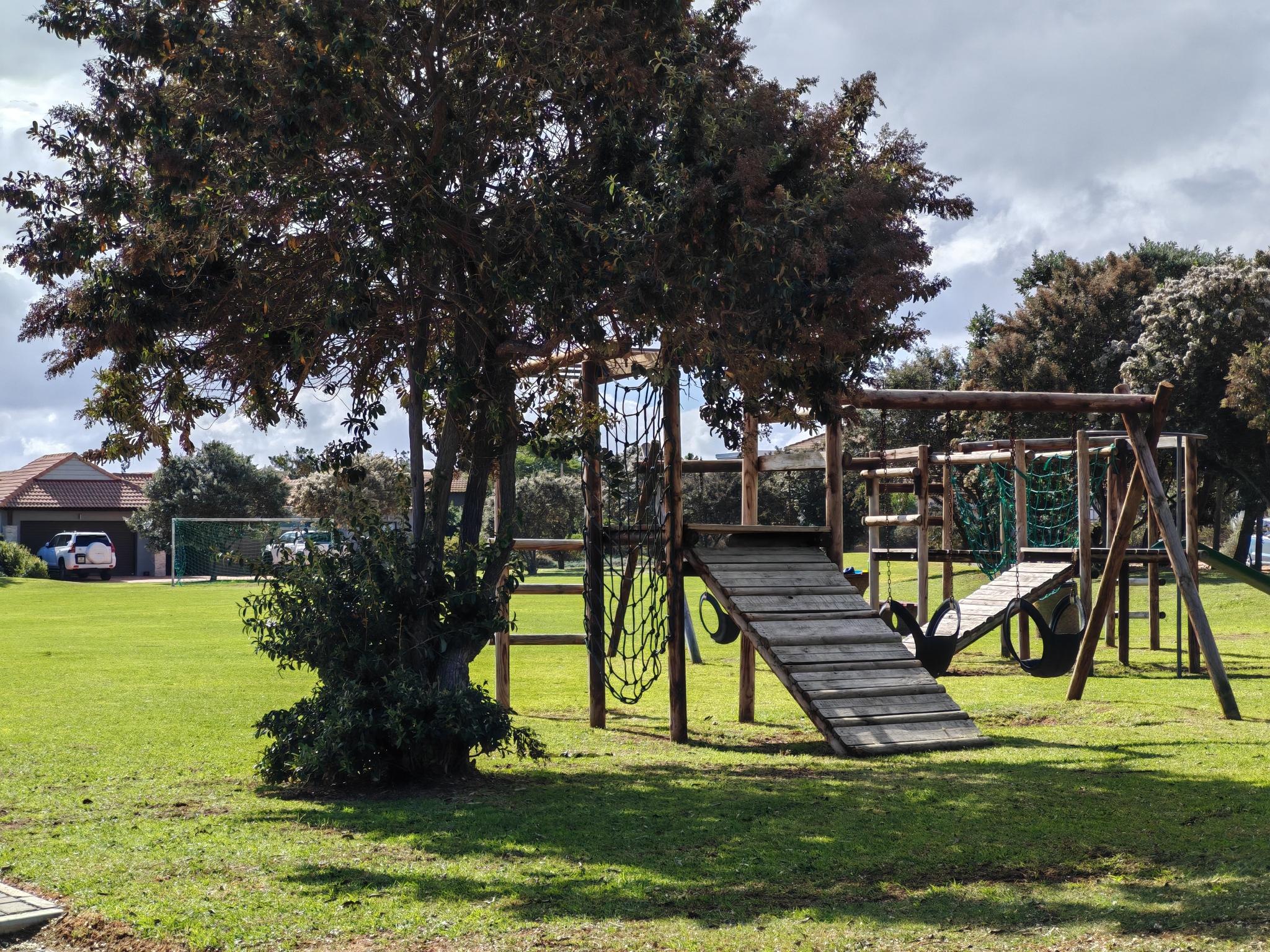 Image 4 of 6