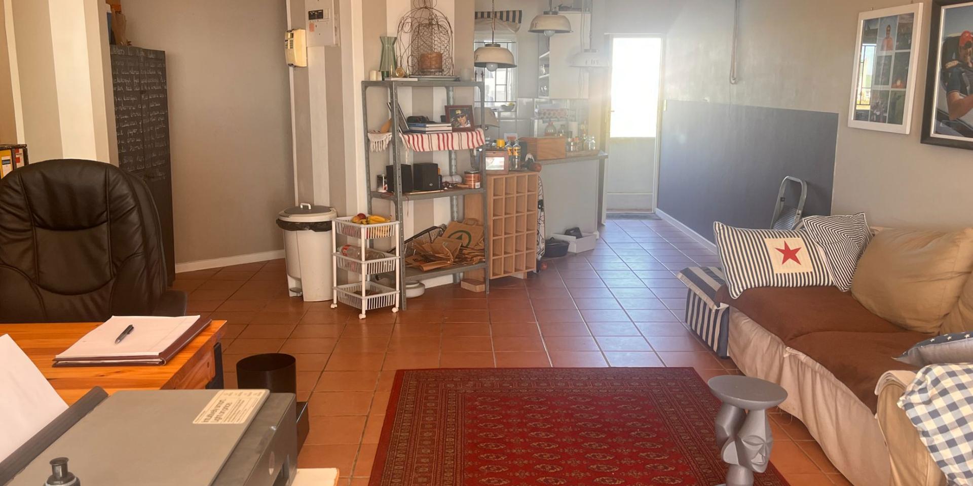 Image 4 of 6