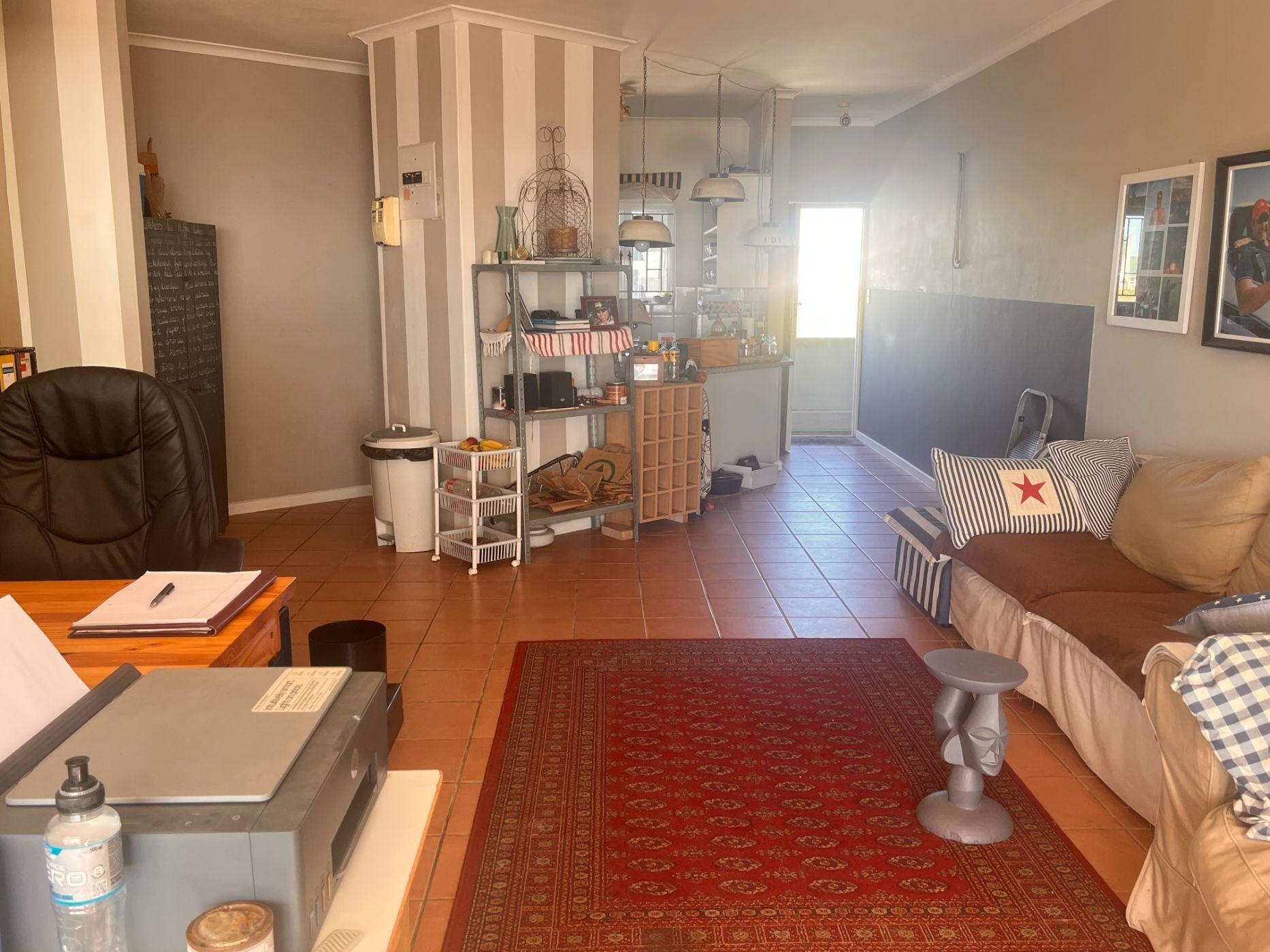 Image 4 of 6