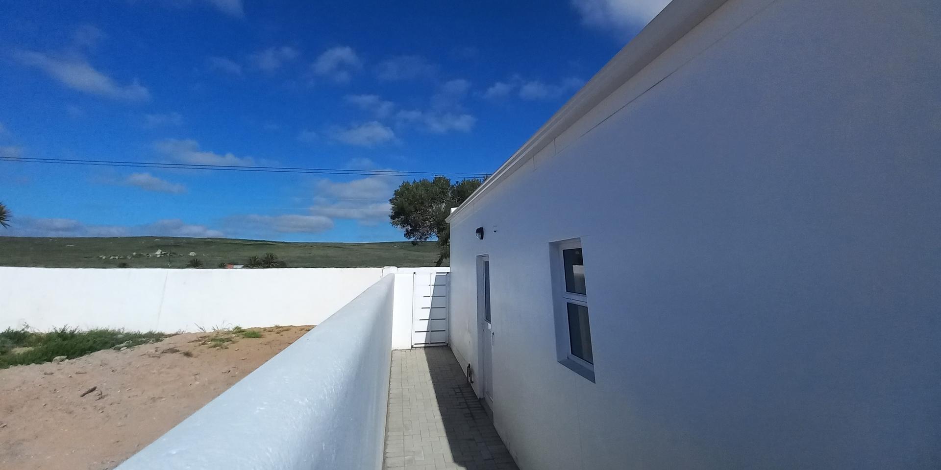 Image 4 of 6