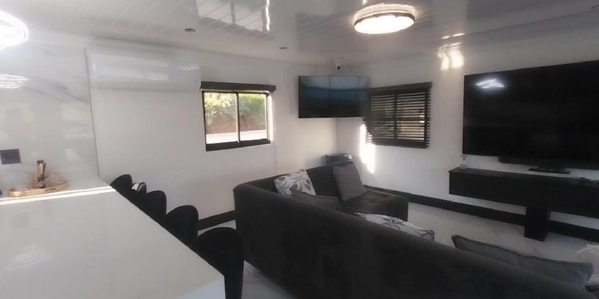 Image 5 of 6