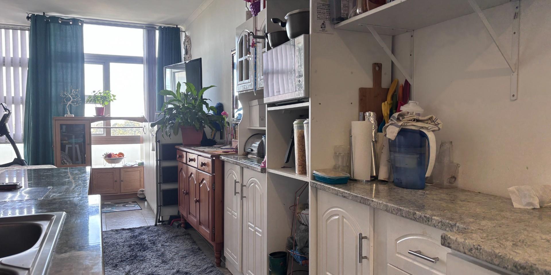 Image 4 of 6