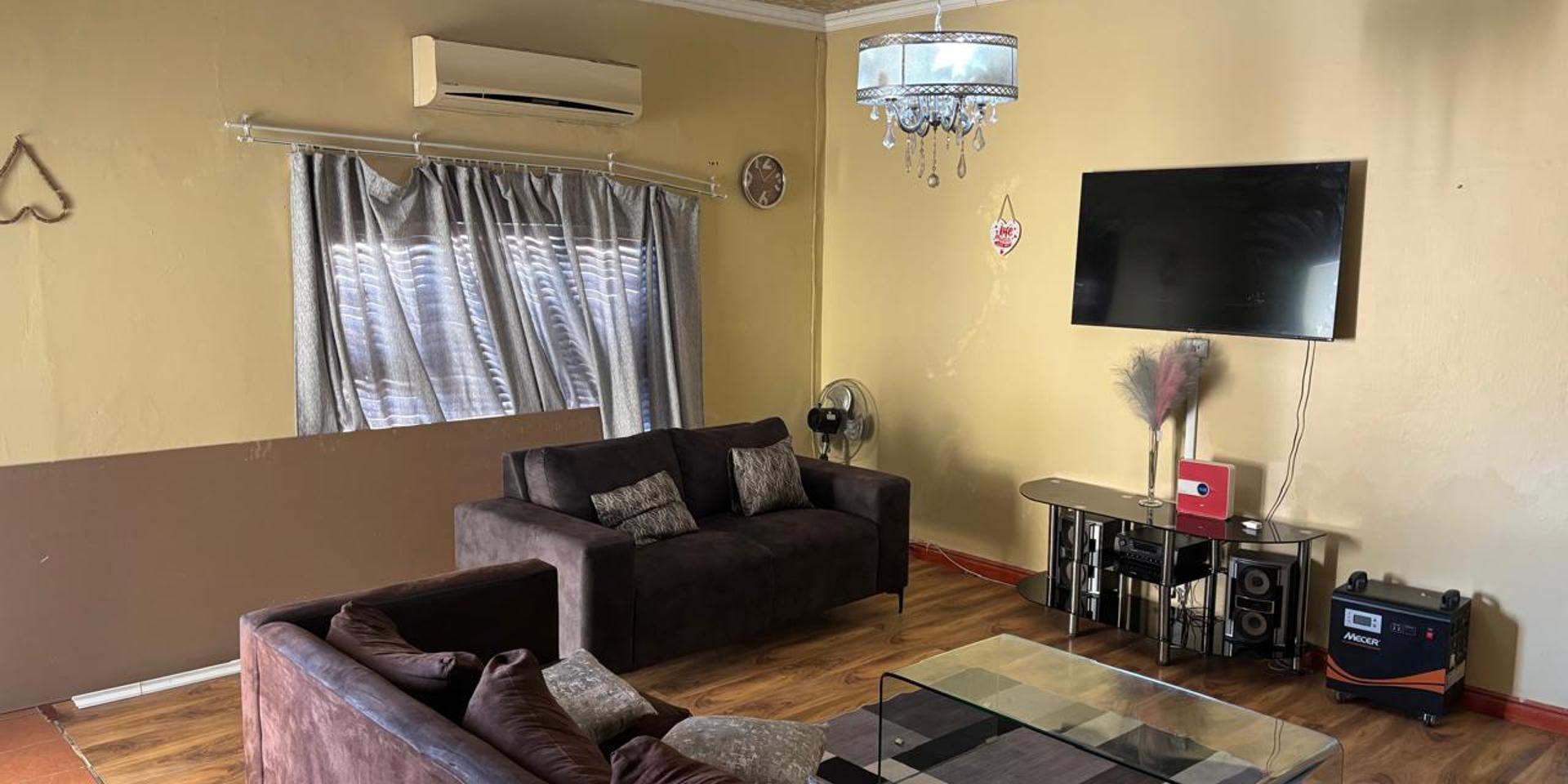Image 2 of 6