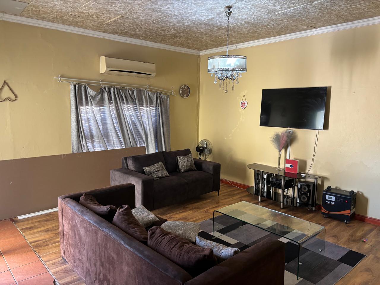Image 2 of 6
