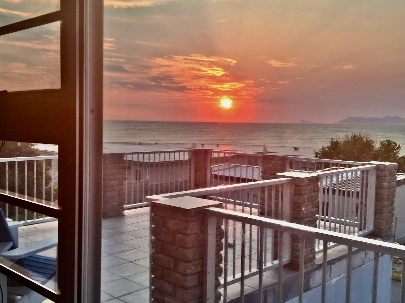 Image 2 of 6