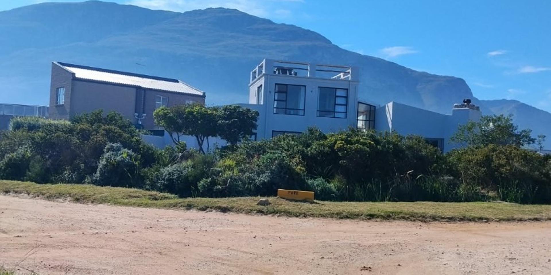 Image 4 of 6