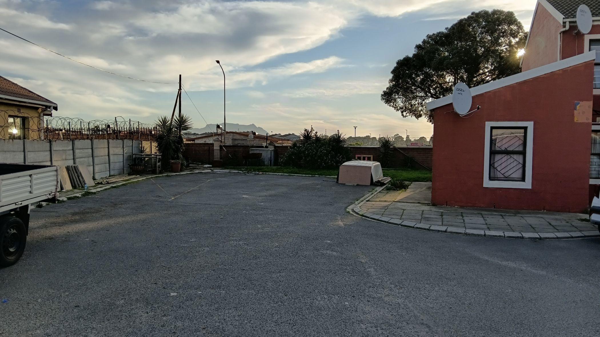 Image 4 of 6