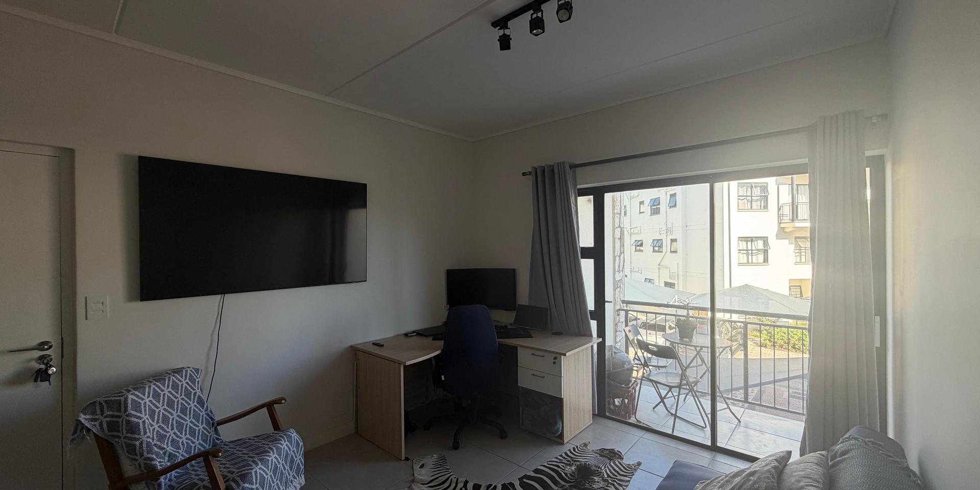Image 4 of 6