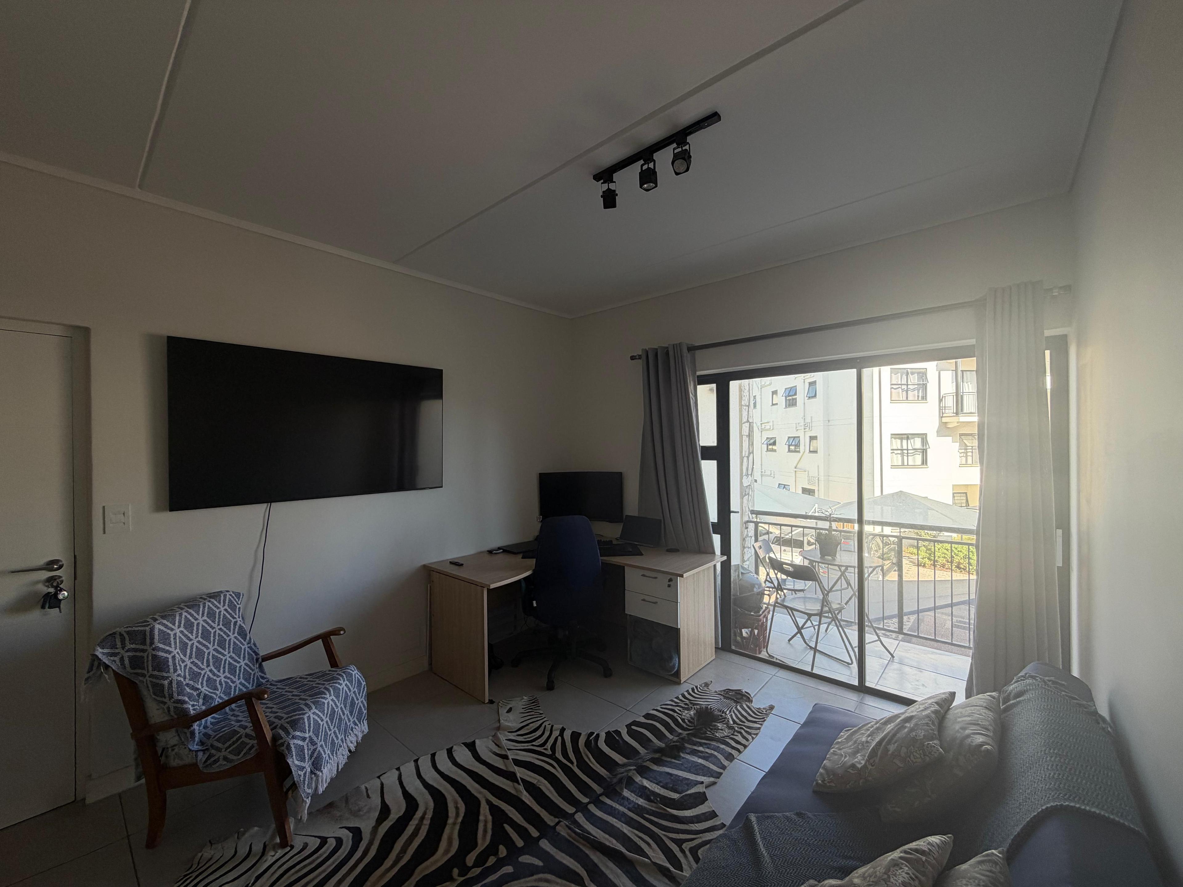Image 4 of 6
