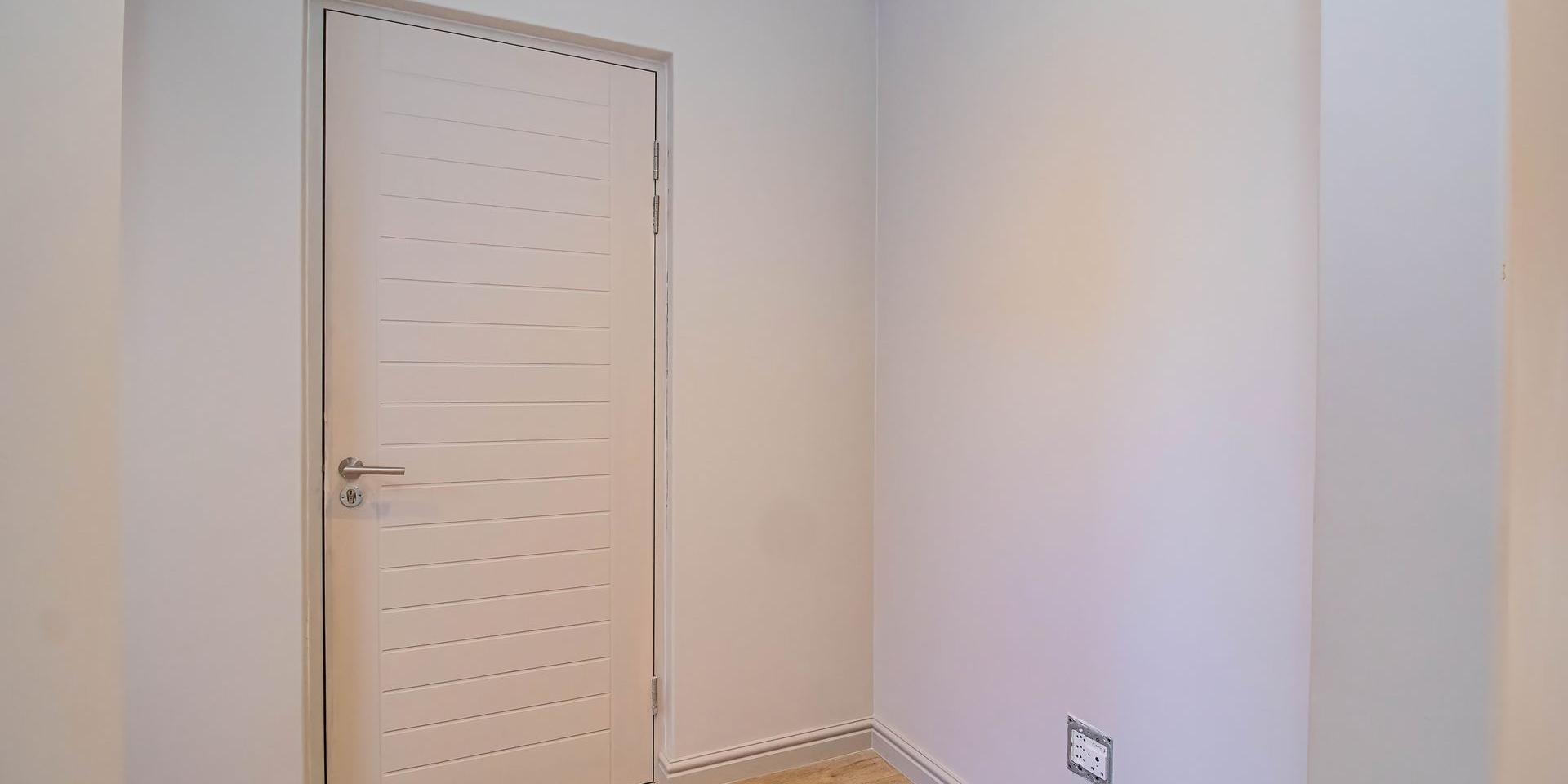 Image 3 of 6