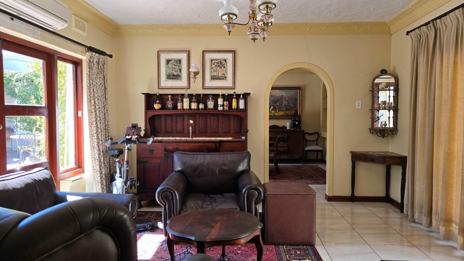 Image 4 of 6