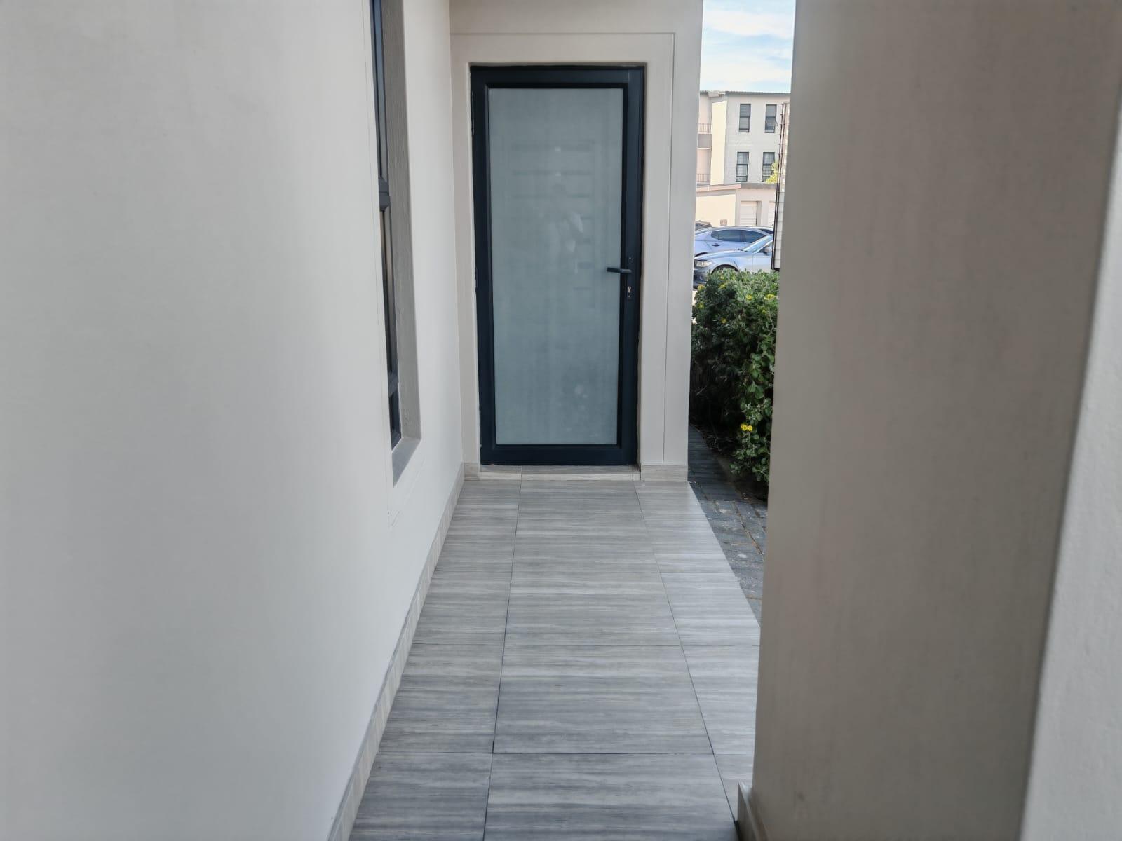 Image 2 of 6