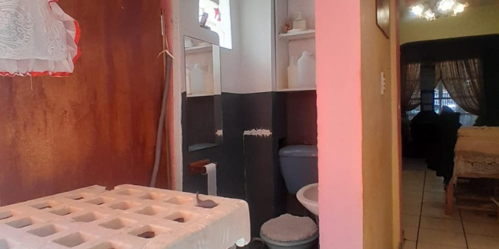 Image 2 of 6