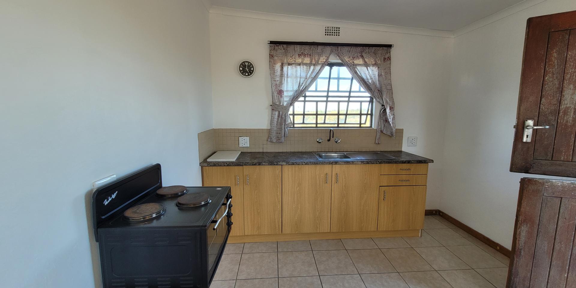 Image 2 of 6