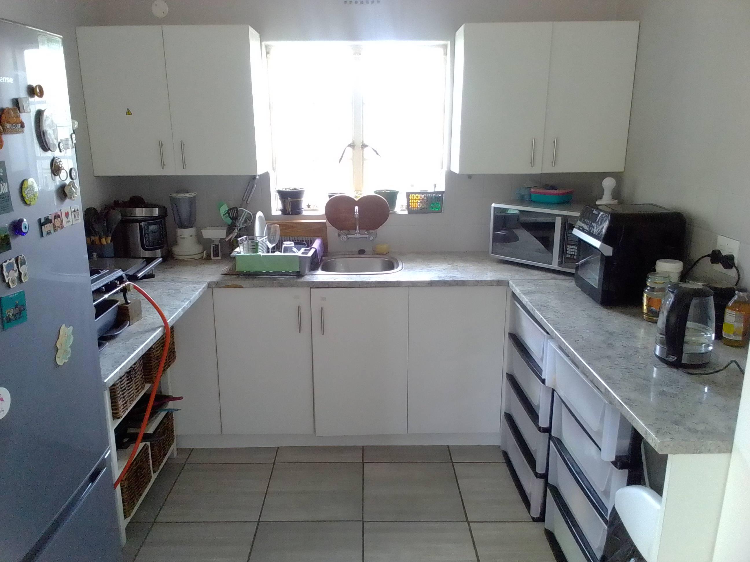 Image 4 of 6