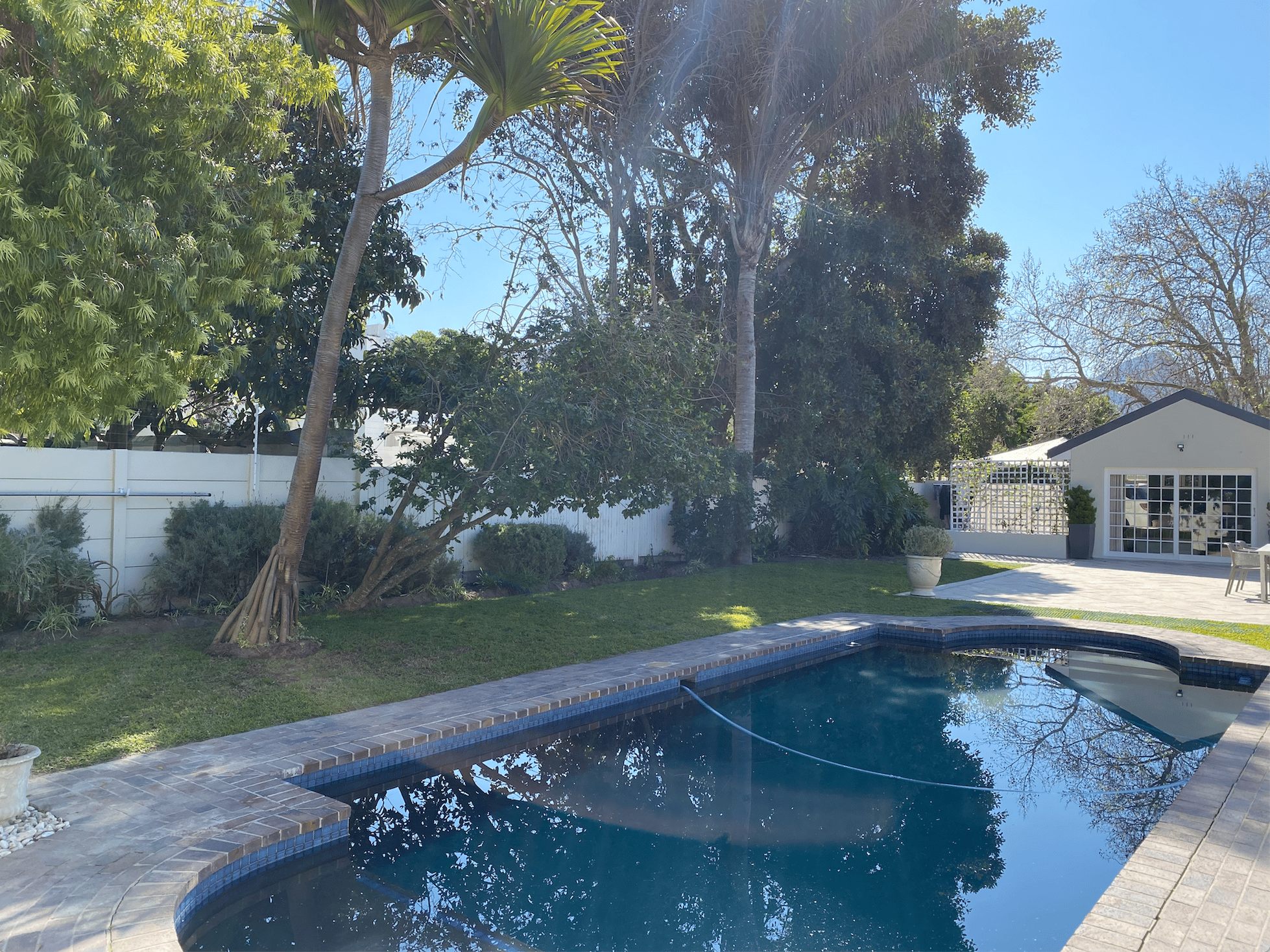 Image 2 of 6