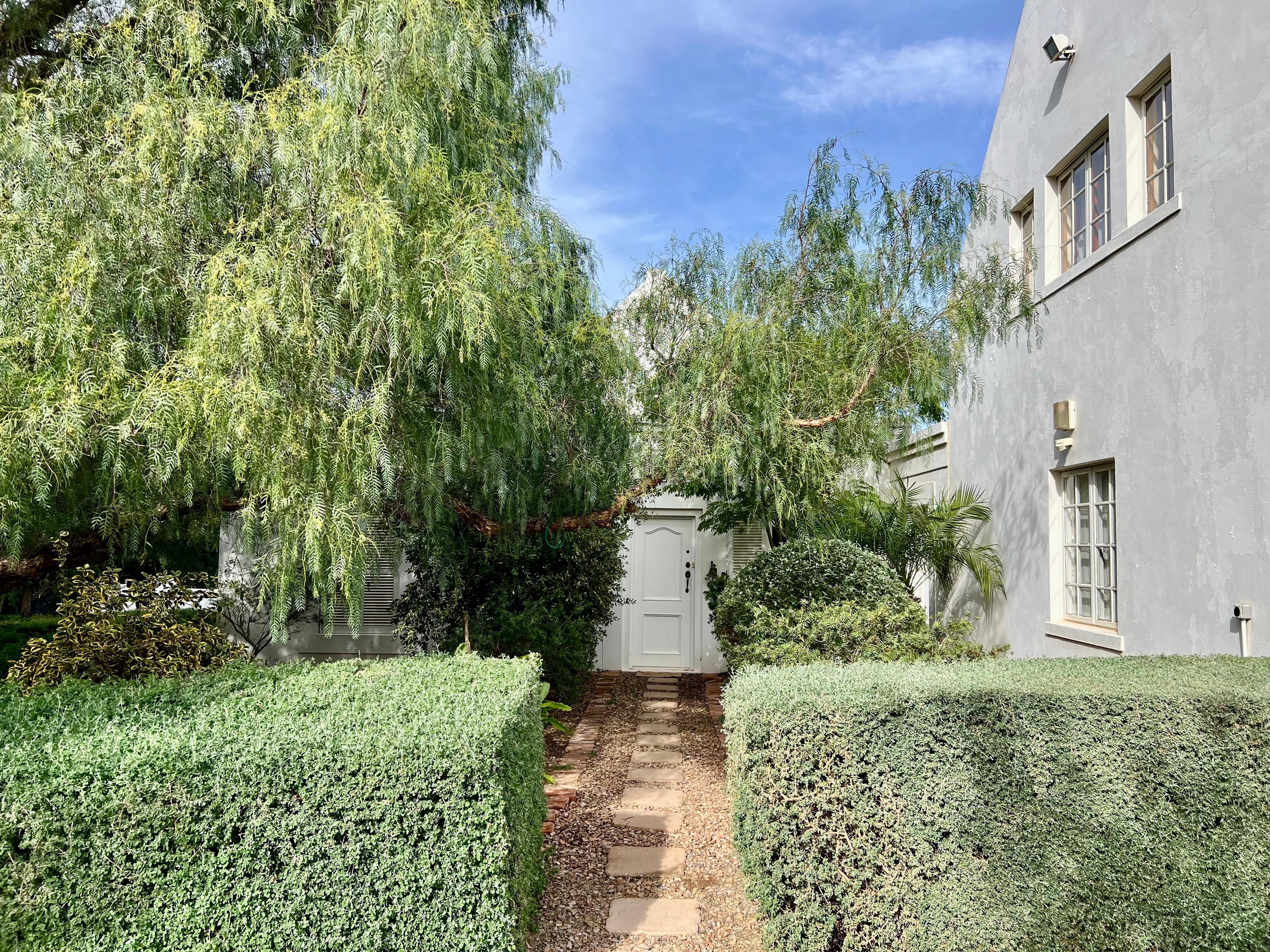 Image 4 of 6