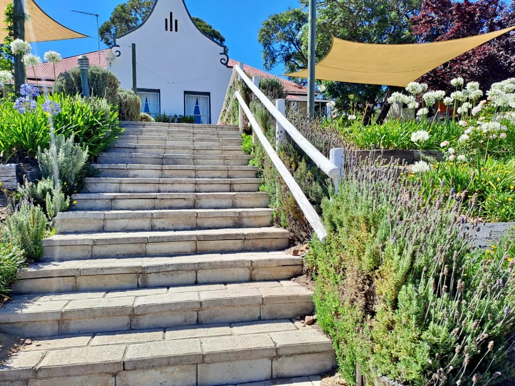 Image 2 of 6