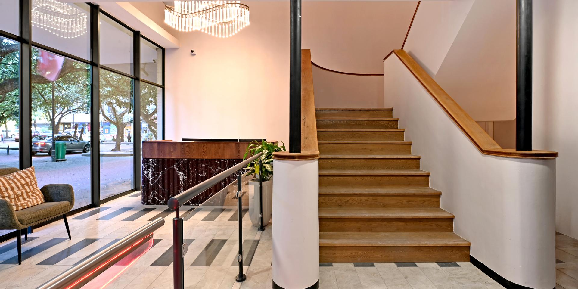 Image 2 of 6