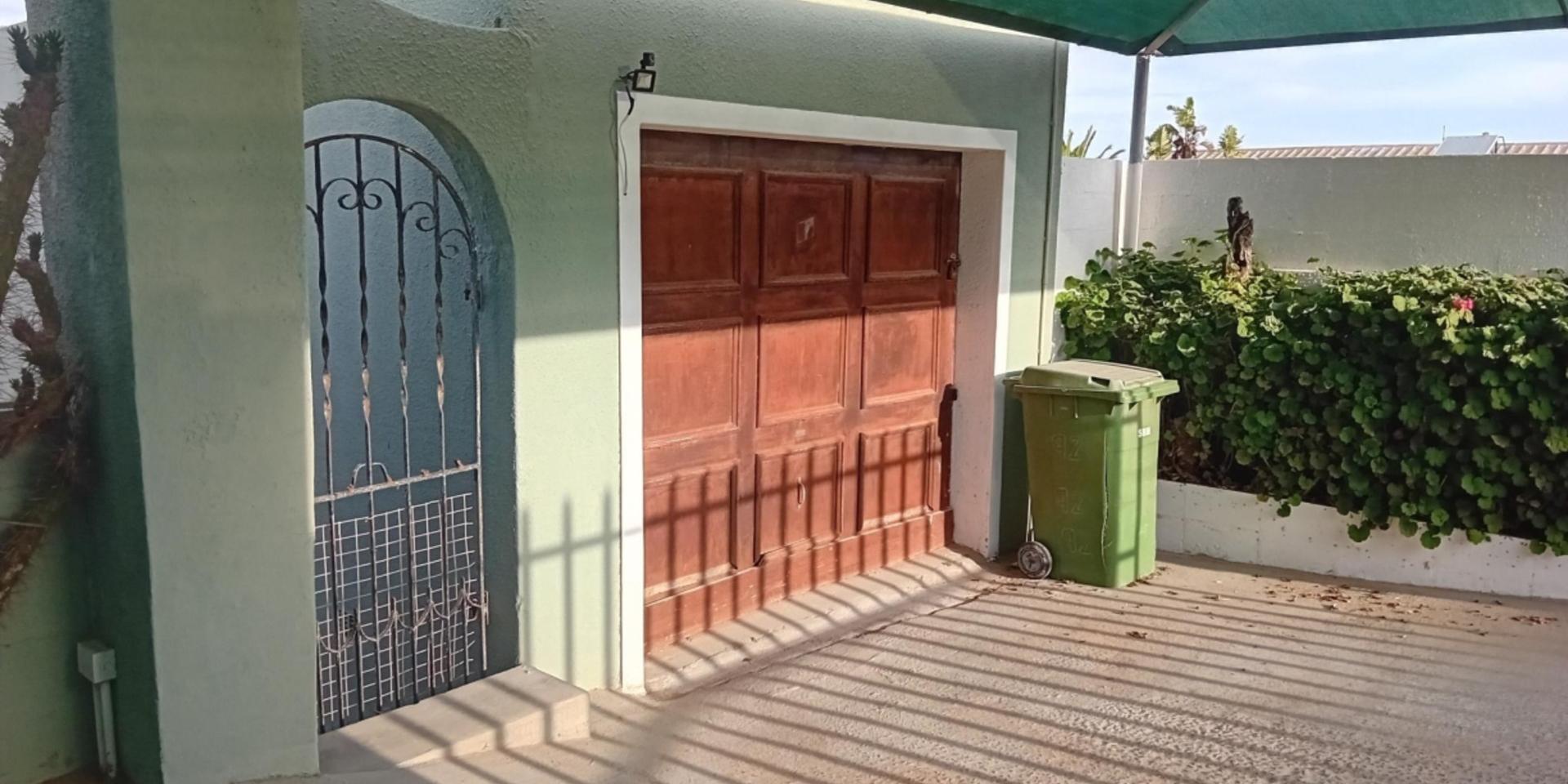 Image 4 of 6