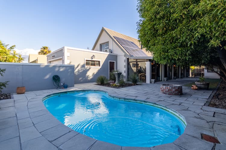 Main property image